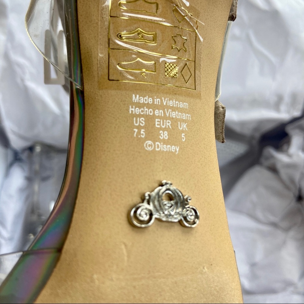 DISNEY x ALDO Cinderella ‘s Glass Slipper - Picture 8 of 10
